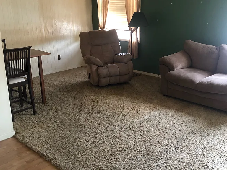 105 E Poplar St — Photo 8