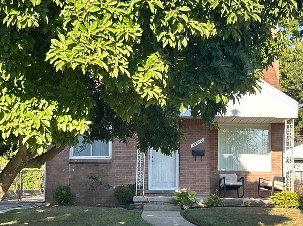 13780 W Outer Dr, Detroit, MI 48239