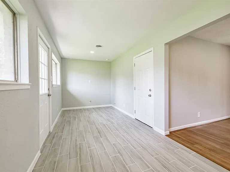 9631 Bundy Ln — Photo 10