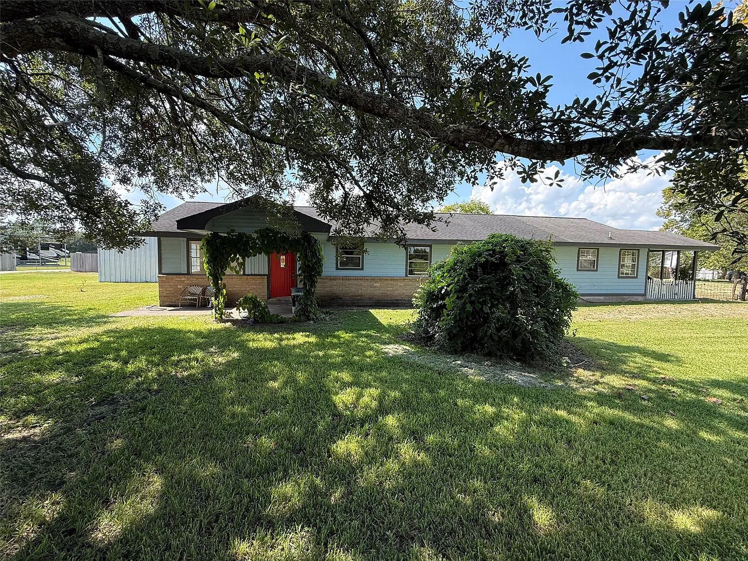 5 bed, 3.5 bath, 1716 sqft, $3,000 — Photo 1