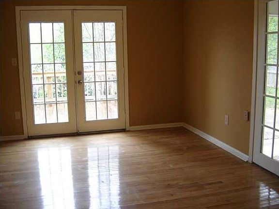 French door in Dining area