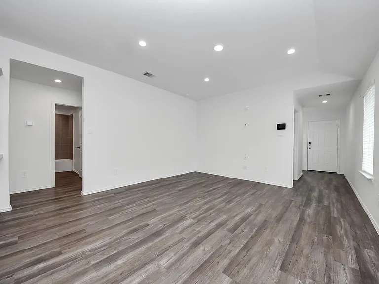 5611 Simcrest Grove Dr — Photo 6