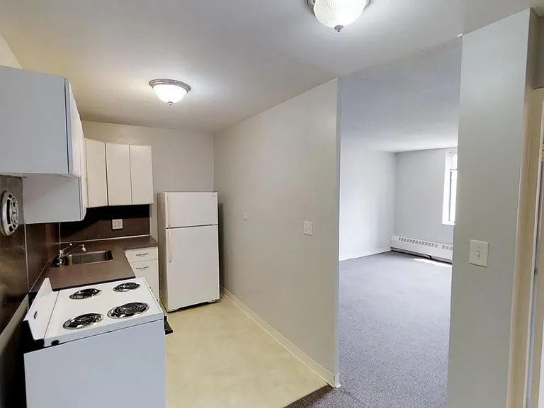 301 Fountain St NE — Photo 1