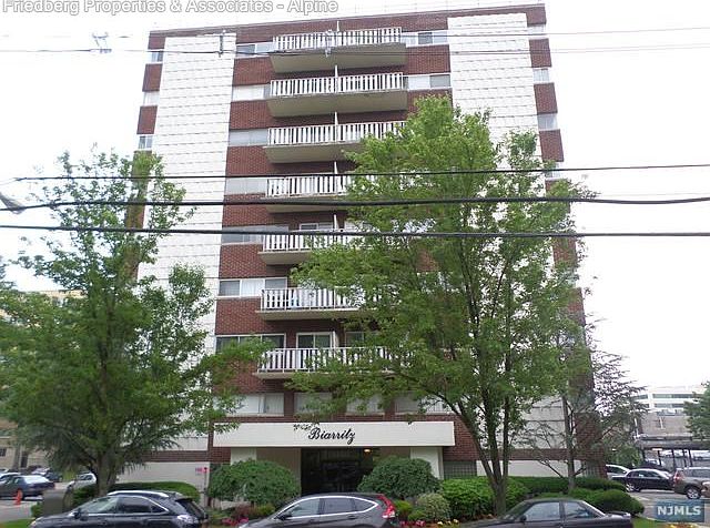 1st image of 2180 Center Ave APT 4C