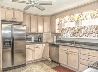 8 Virginia Ave, Enfield, CT 06082