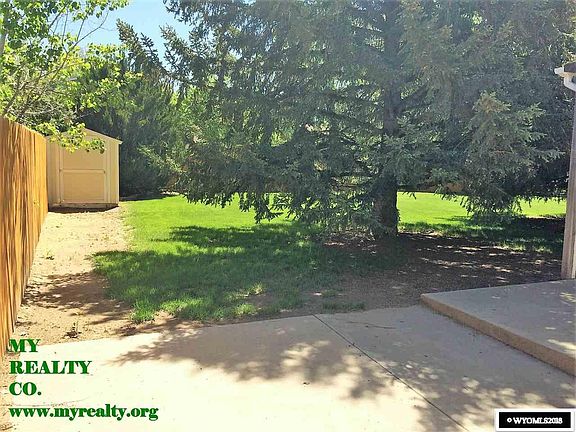 3rd image of 1025 Laredo Dr