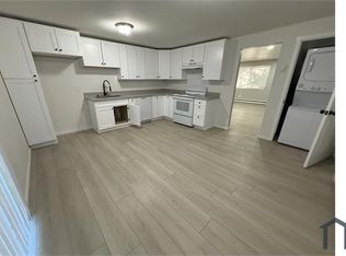 508 11th St NW #F, Puyallup, WA 98371