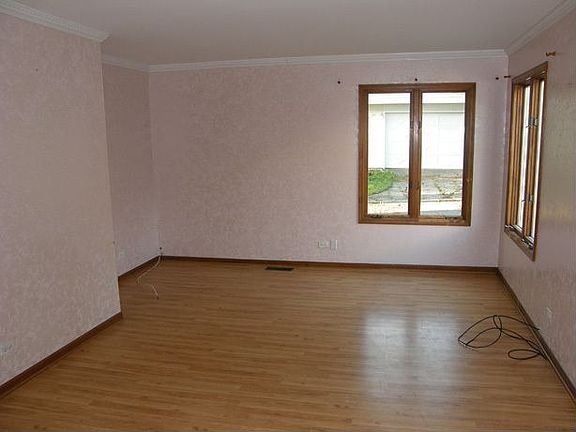 3rd image of 465 Grand Ave