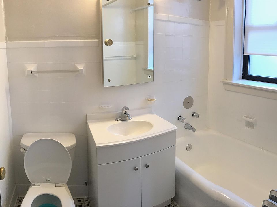 1st image of 1527 W 83rd St #3