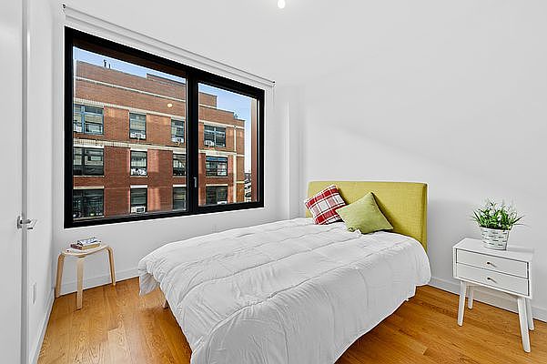 1st image of 123 Melrose St APT 516