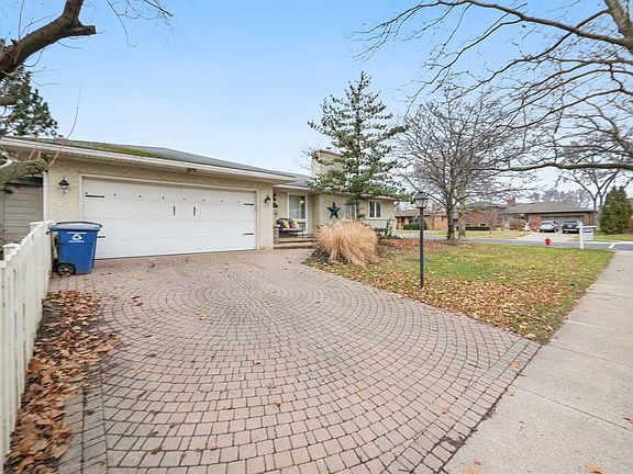 2nd image of 1524 Waltham Dr
