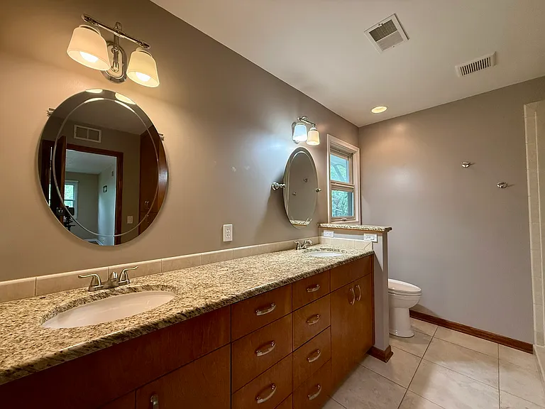 9325 Pauline St — Photo 35