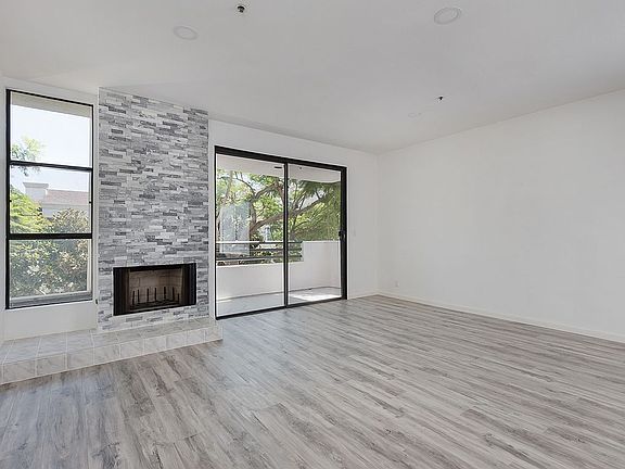 4th image of 1935 Malcolm Ave APT 201