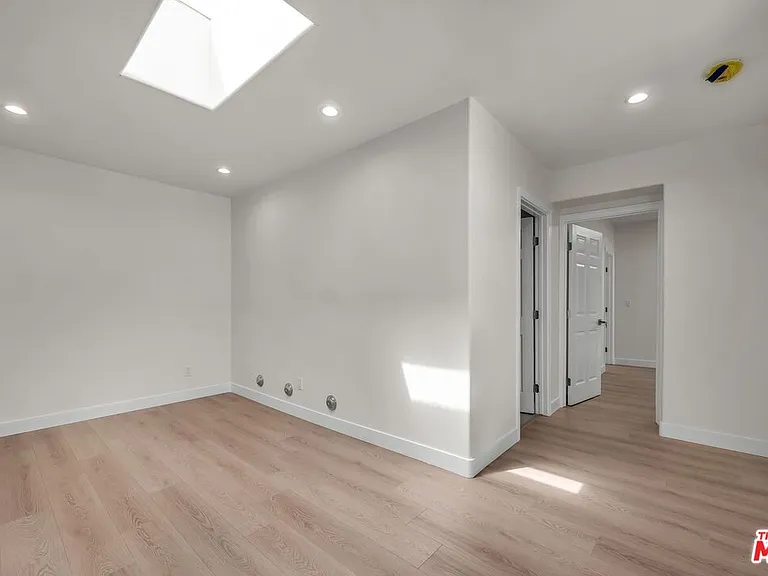 303 Culver Blvd — Photo 14