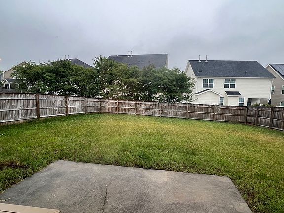 2nd image of 1950 Glenkirk Dr