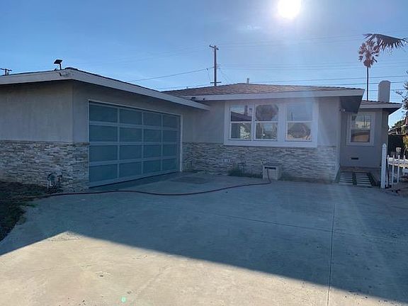 2nd image of 13019 S Saint Andrews Pl
