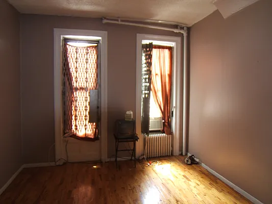 Rented by Joel Weisz, LREB | media 9