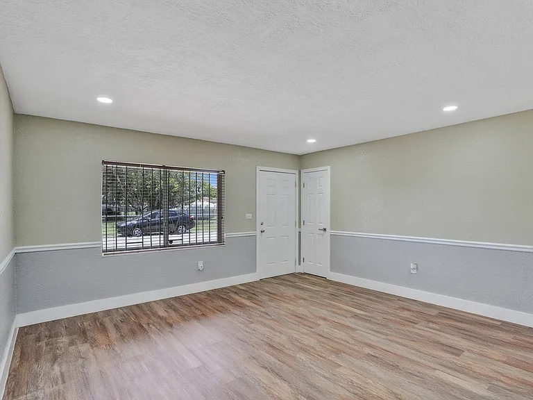 2145 NW 100th St — Photo 14