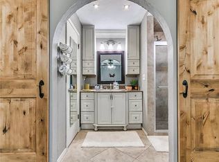 9026 Rolling Green Ave, Oklahoma City, OK 73132