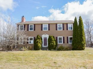 15 Douglas Rd, Sutton, MA 01590