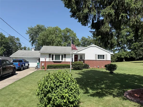 4153 Freeman Rd, Erie, PA 16510