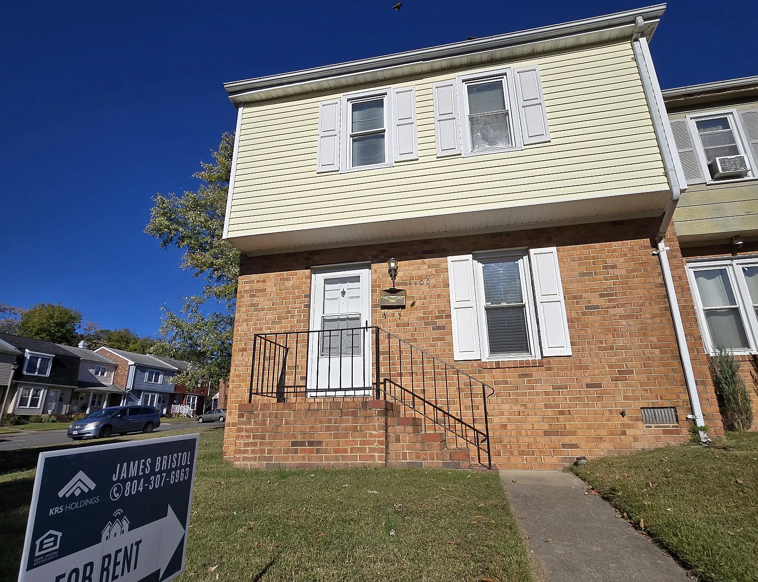 3 bed, 1.5 bath, 1208 sqft, $1,595 — Photo 1