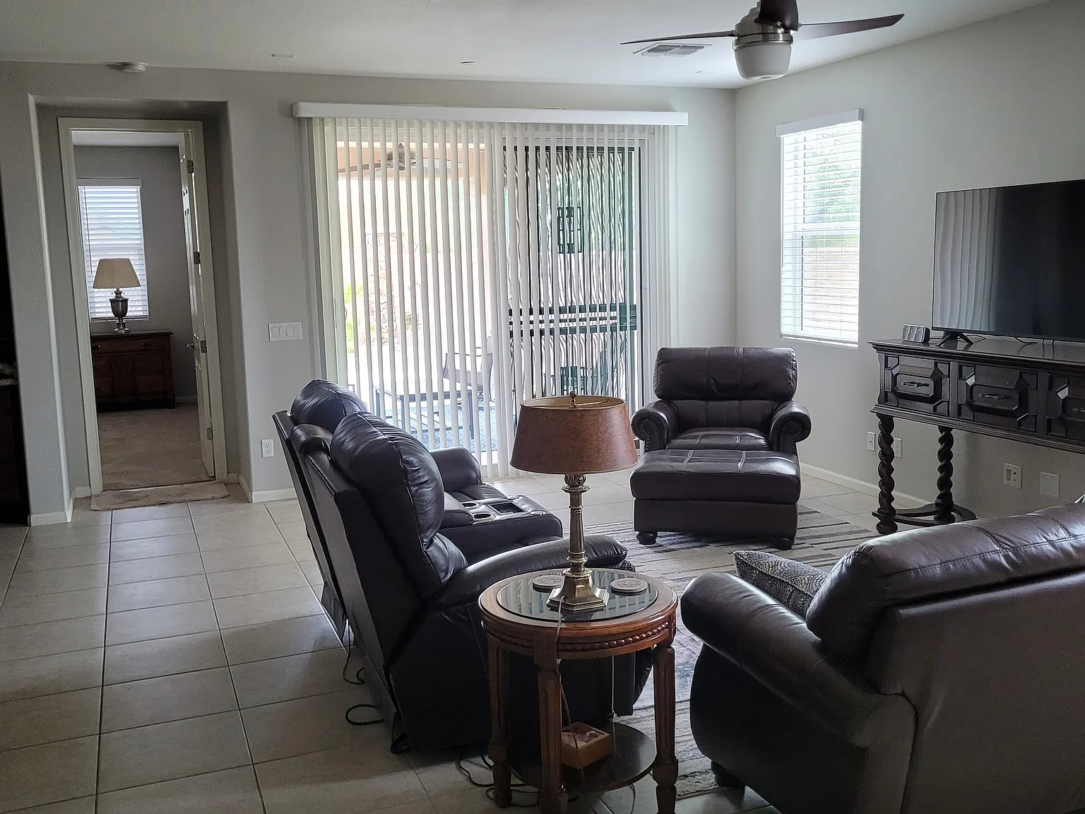 3 bed, 1800 sqft, $2,500 — Photo 3