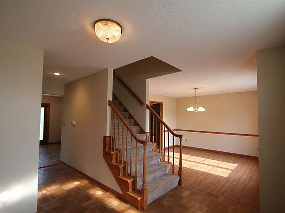 2nd image of 3660 Applewood Ln