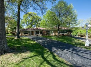 12827 Clayton Rd, Saint Louis, MO 63131