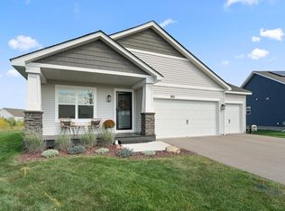 1821 Dauwalter Cir, Carver, MN 55315