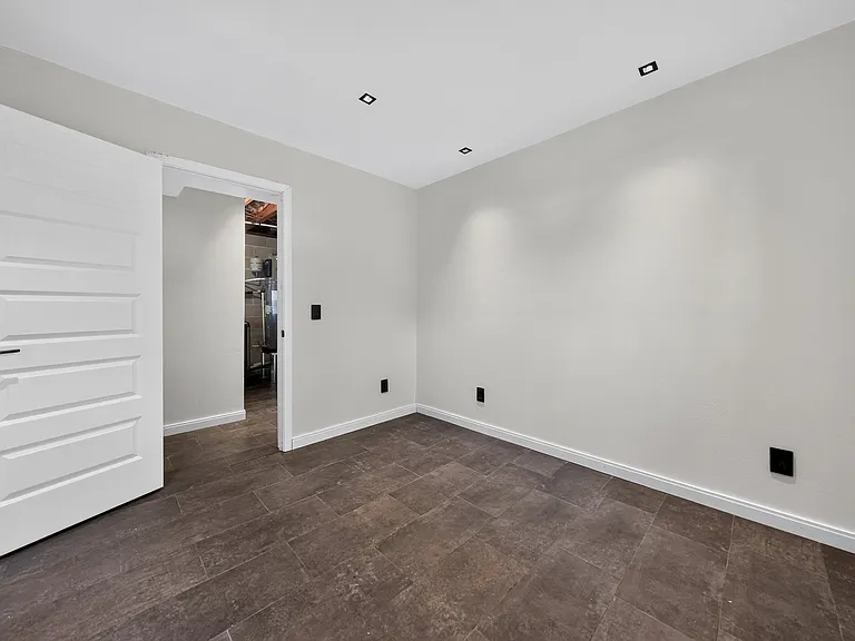 3906 Pickett Dr SW — Photo 17
