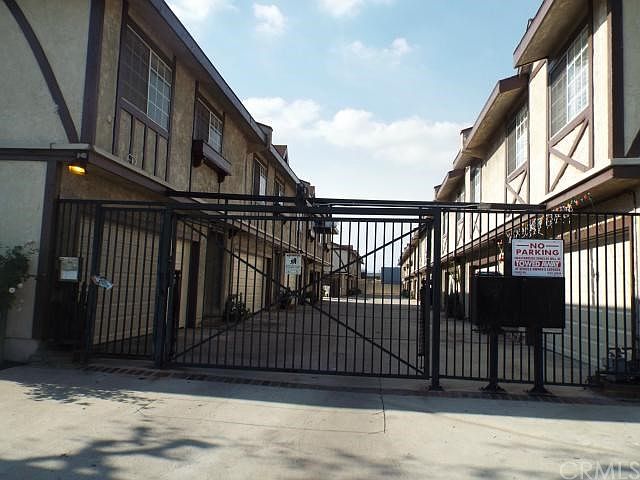 1st image of 13921 Kornblum Ave Unit 6