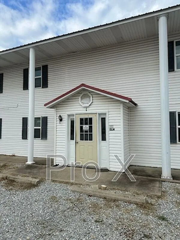 2 bed, 1.0 bath, 750 sqft, $795 — Photo 1