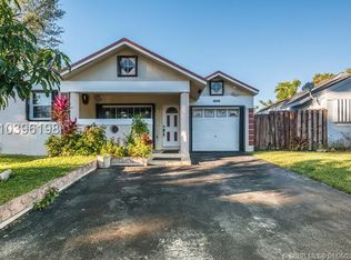 10561 SW 207th St, Cutler Bay, FL 33189