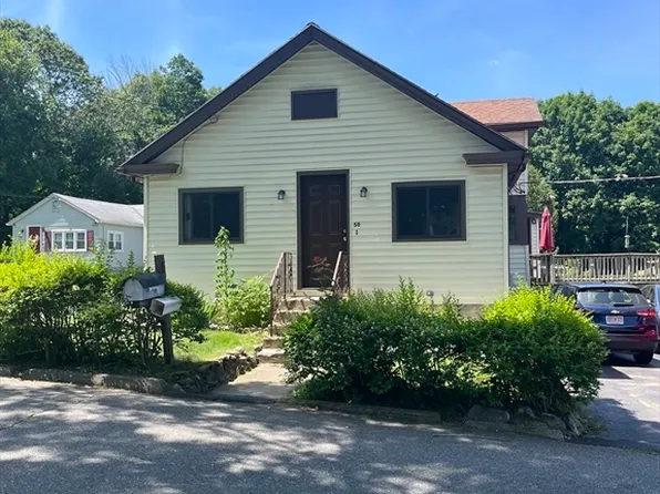 50 Towtaid St, Leicester, MA 01524