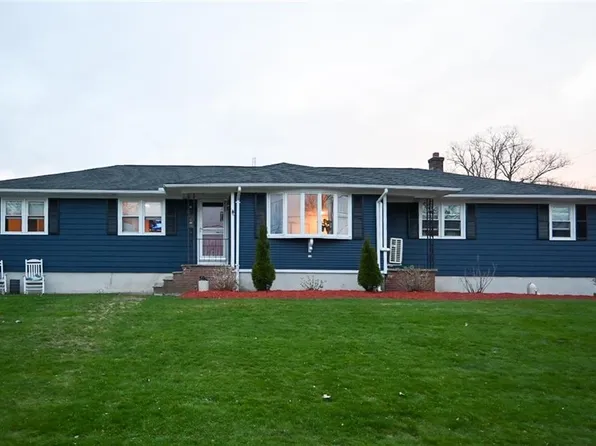 62 Canonchet Trl, Cranston, RI 02921