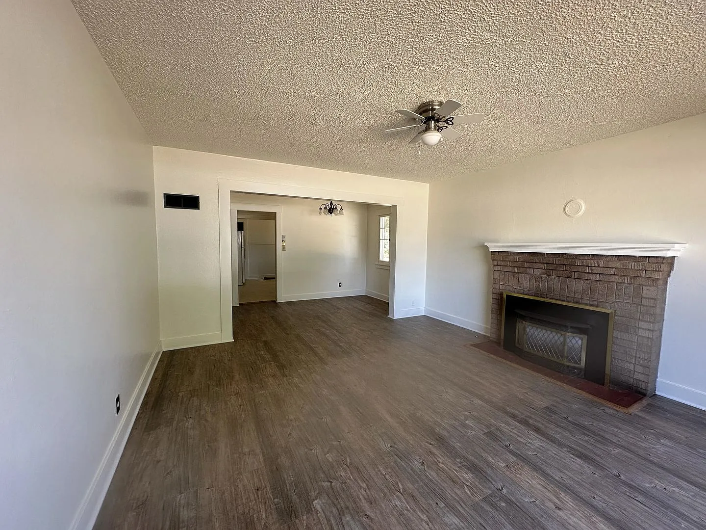 2024 Darrow Ave — Photo 3