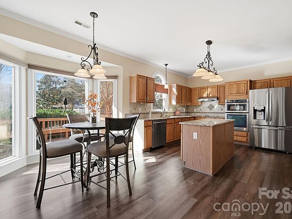 4th image of 1260 Boyden Pl NW