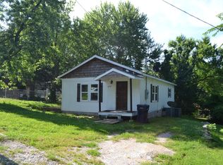 619 W McKinney St, Neosho, MO 64850
