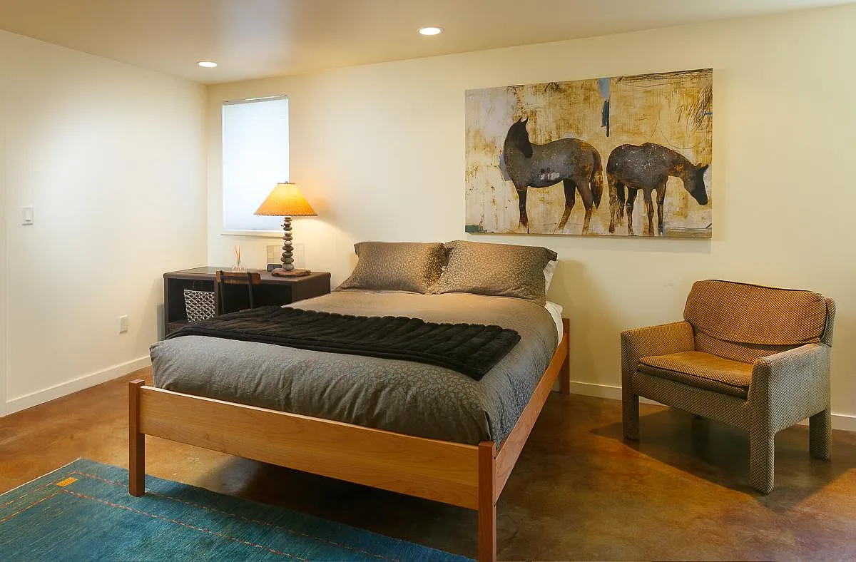 Studio, 800 sqft, $3,500 — Photo 2