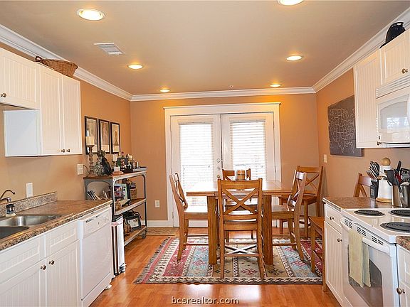 4th image of 1725 Harvey Mitchell Unit 213