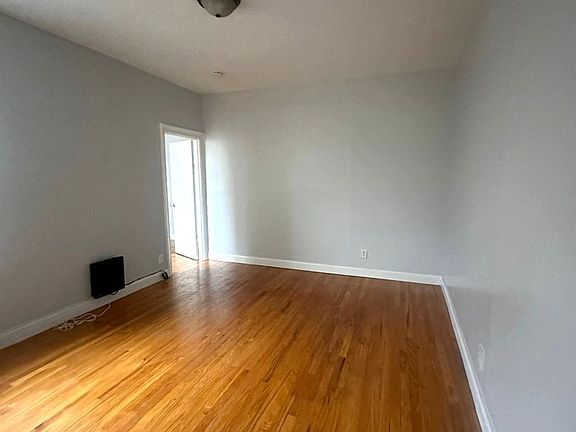 4th image of 24 50th St APT B3
