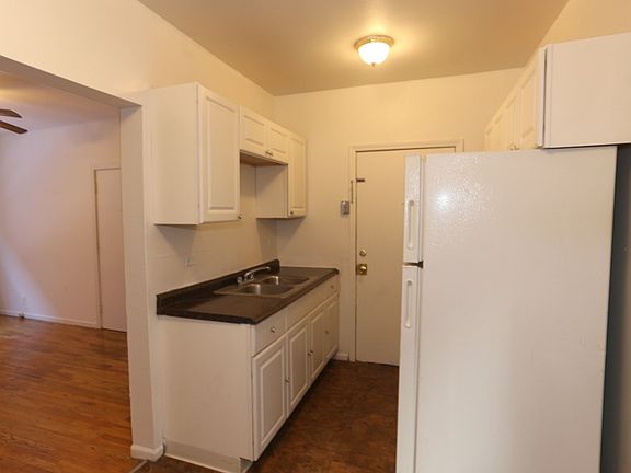 3rd image of 933 W Sunnyside Ave APT 2N