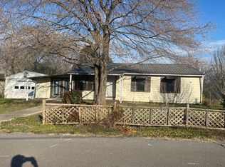 804 Tennal St, Athens, TN 37303