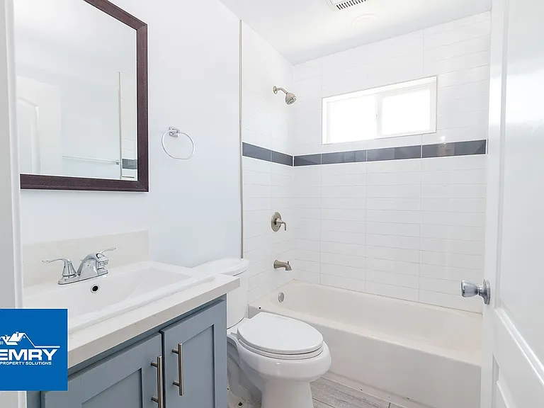 814 N Wilmington Blvd — Photo 8