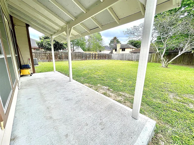10910 Olivewood Dr — Photo 15