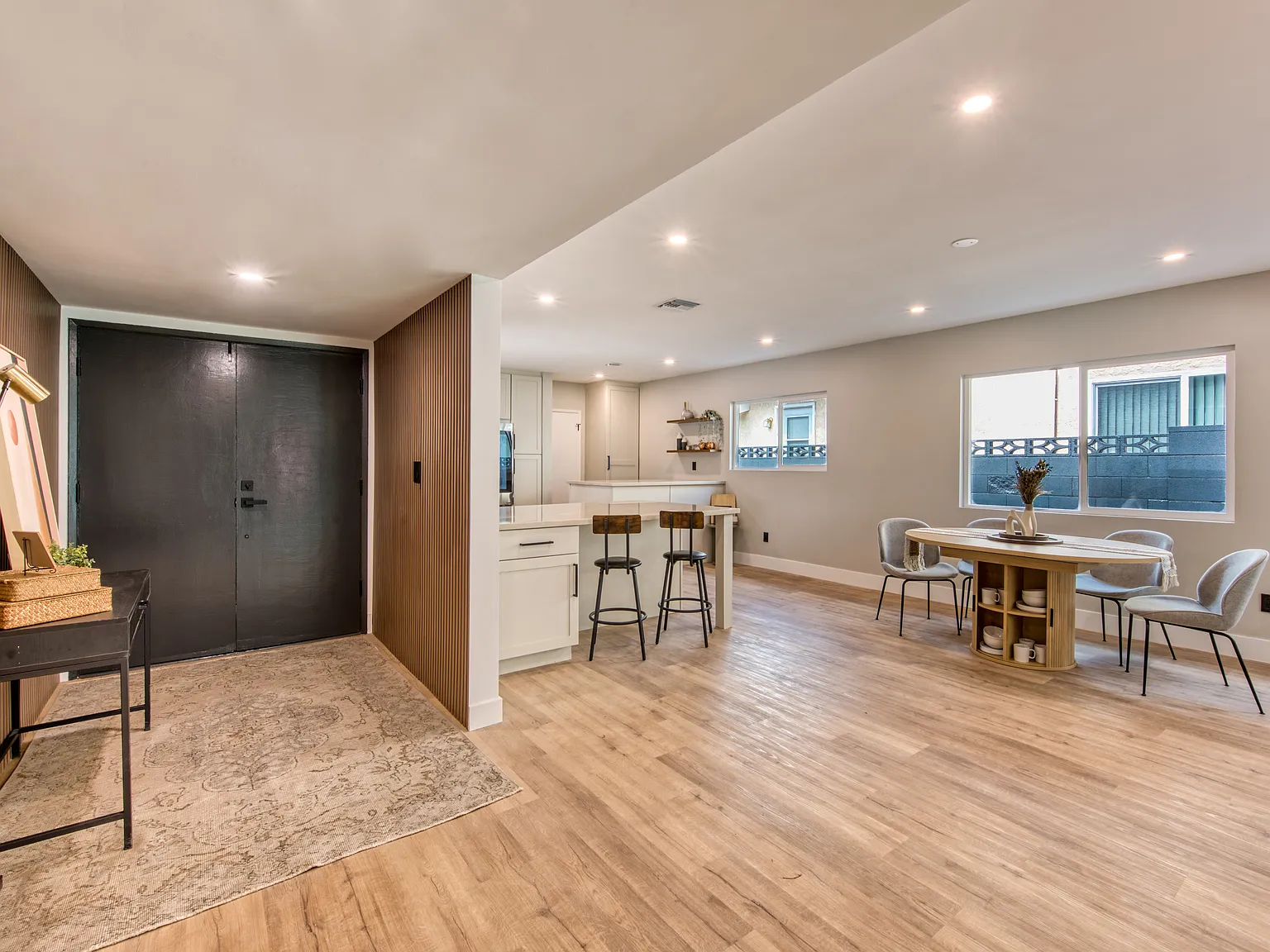 4 bed, 1823 sqft, $5,698 — Photo 3