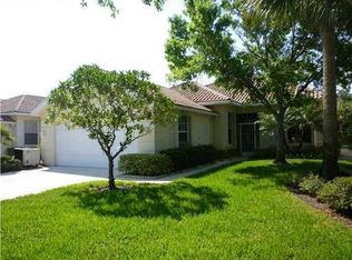 127 Lost Bridge Dr, Palm Beach Gardens, FL 33410