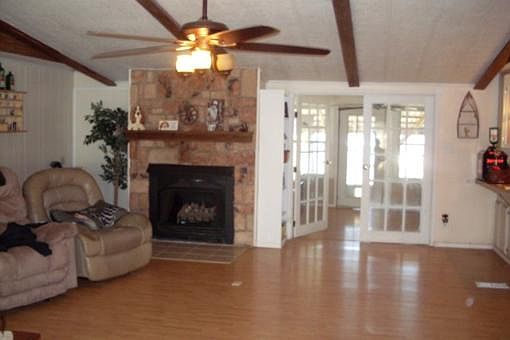 4th image of 945 Beachside Dr