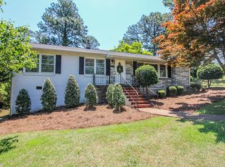 2221 Winterlochen Rd, Fayetteville, NC 28305